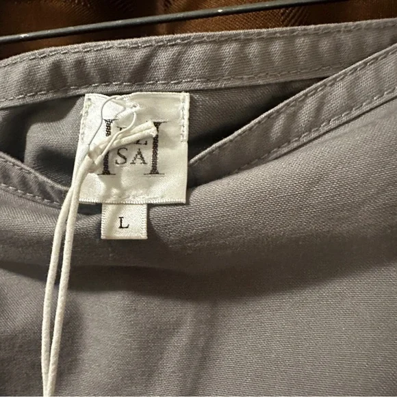 NWT Helsa Workwear Apron Mini Skirt Grey
Cotton canvas Revolve Large reg $178 - Picture 8 of 9